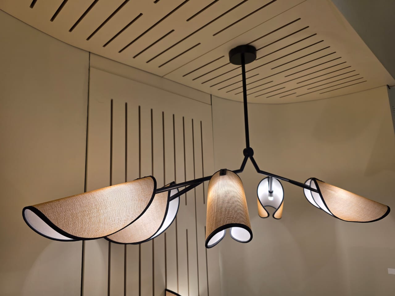 подвесная люстра maytoni organic mod225pl-04b