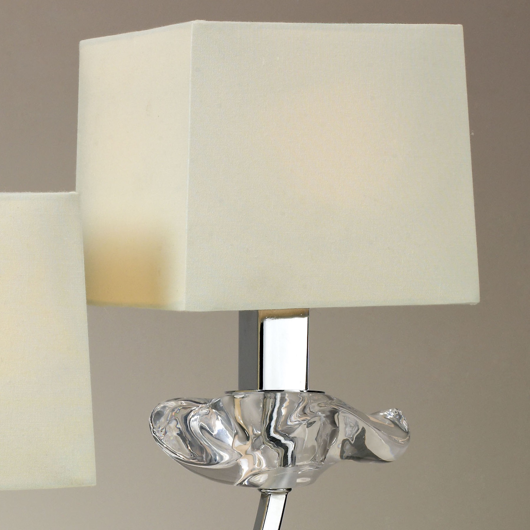 настольная лампа mantra akira 0940