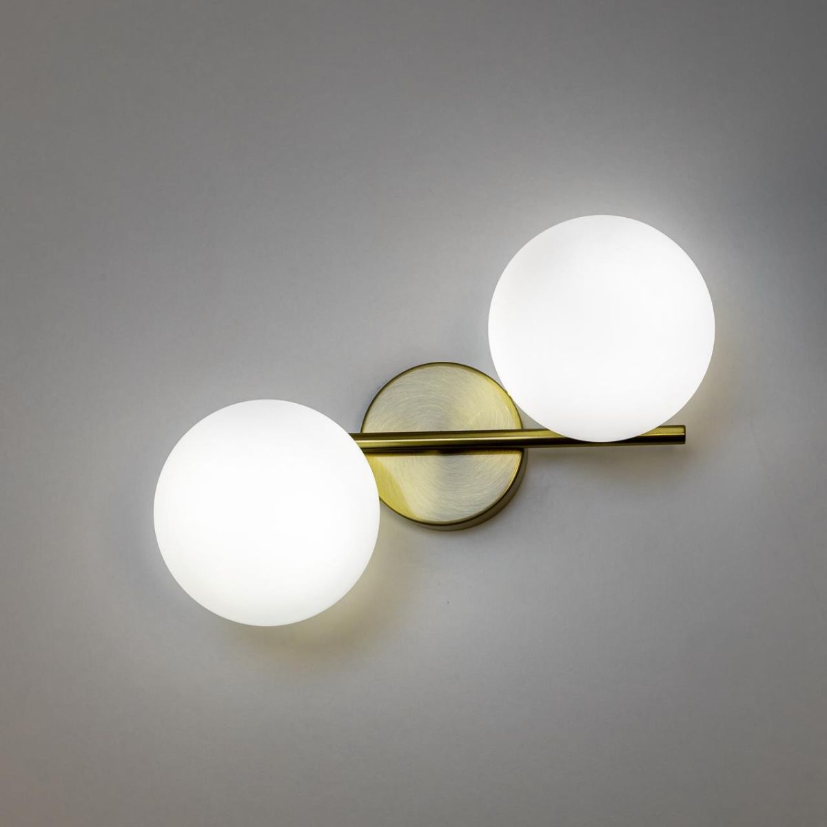 настенный светильник citilux ronny cl242323