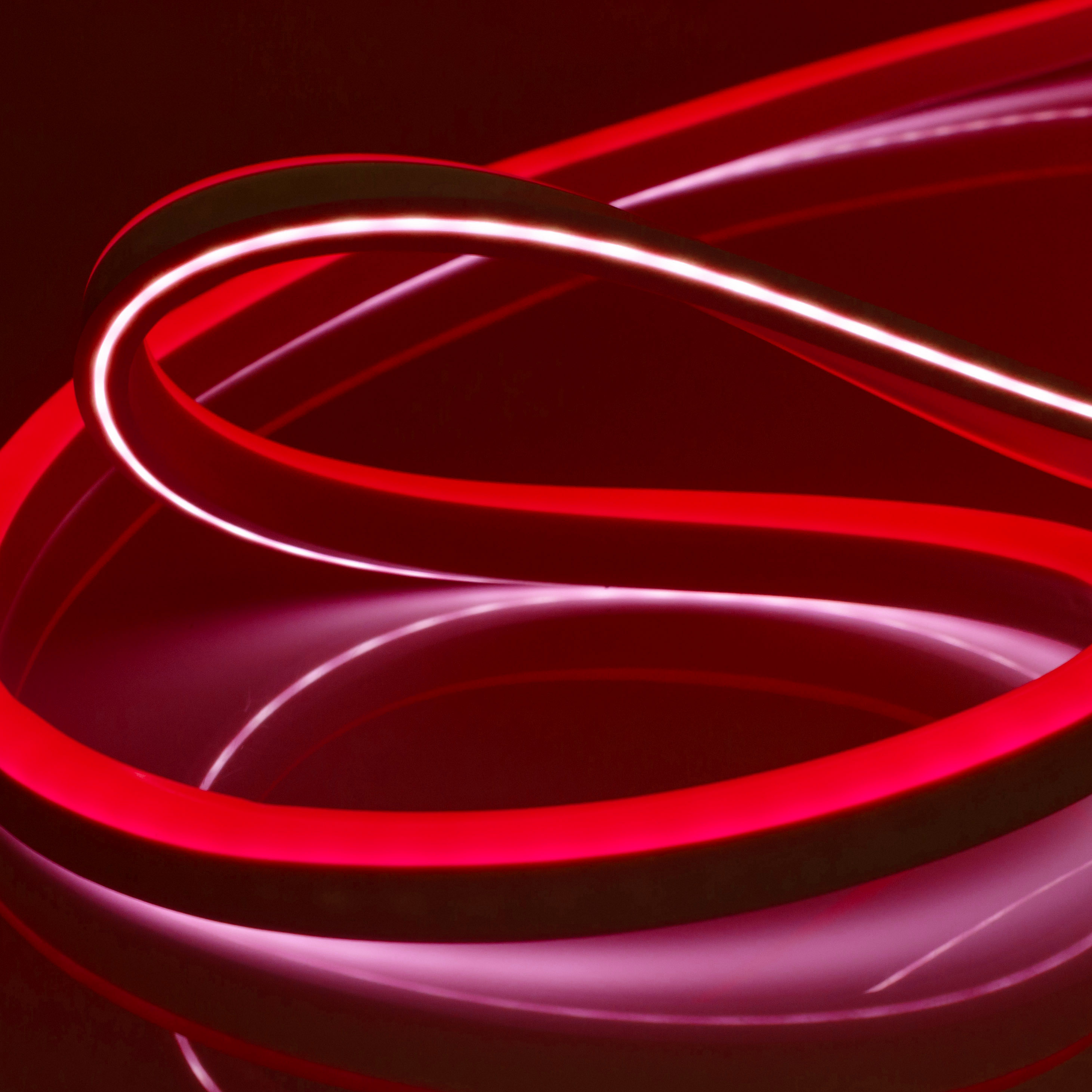 светодиодный неон двухсторонний apeyron 220в 6вт/м smd2835 108д/м ip65 150лм/м 50м ,красный 10-213