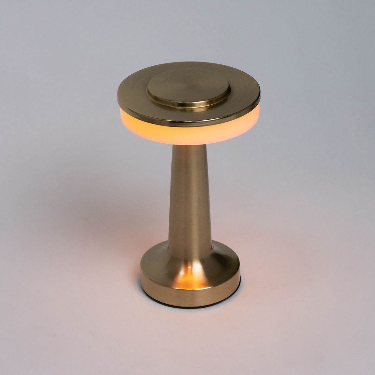 настольная лампа escada 10258/l led