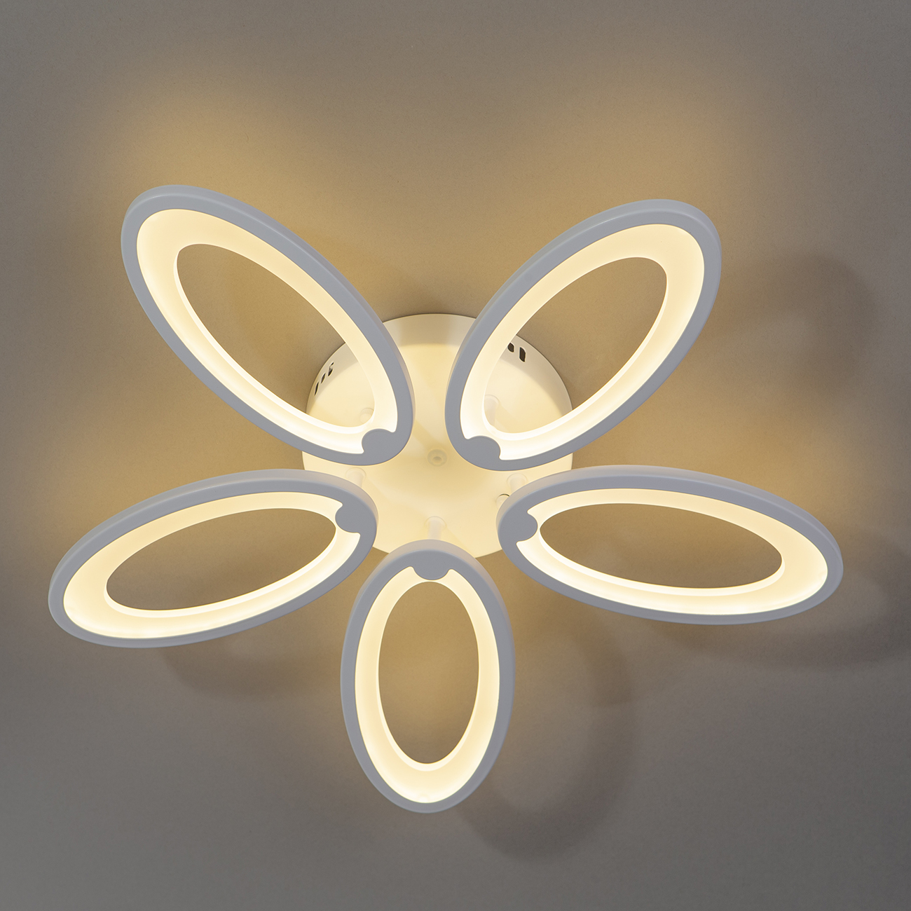 потолочная светодиодная люстра escada ecla 10219/5led 77w