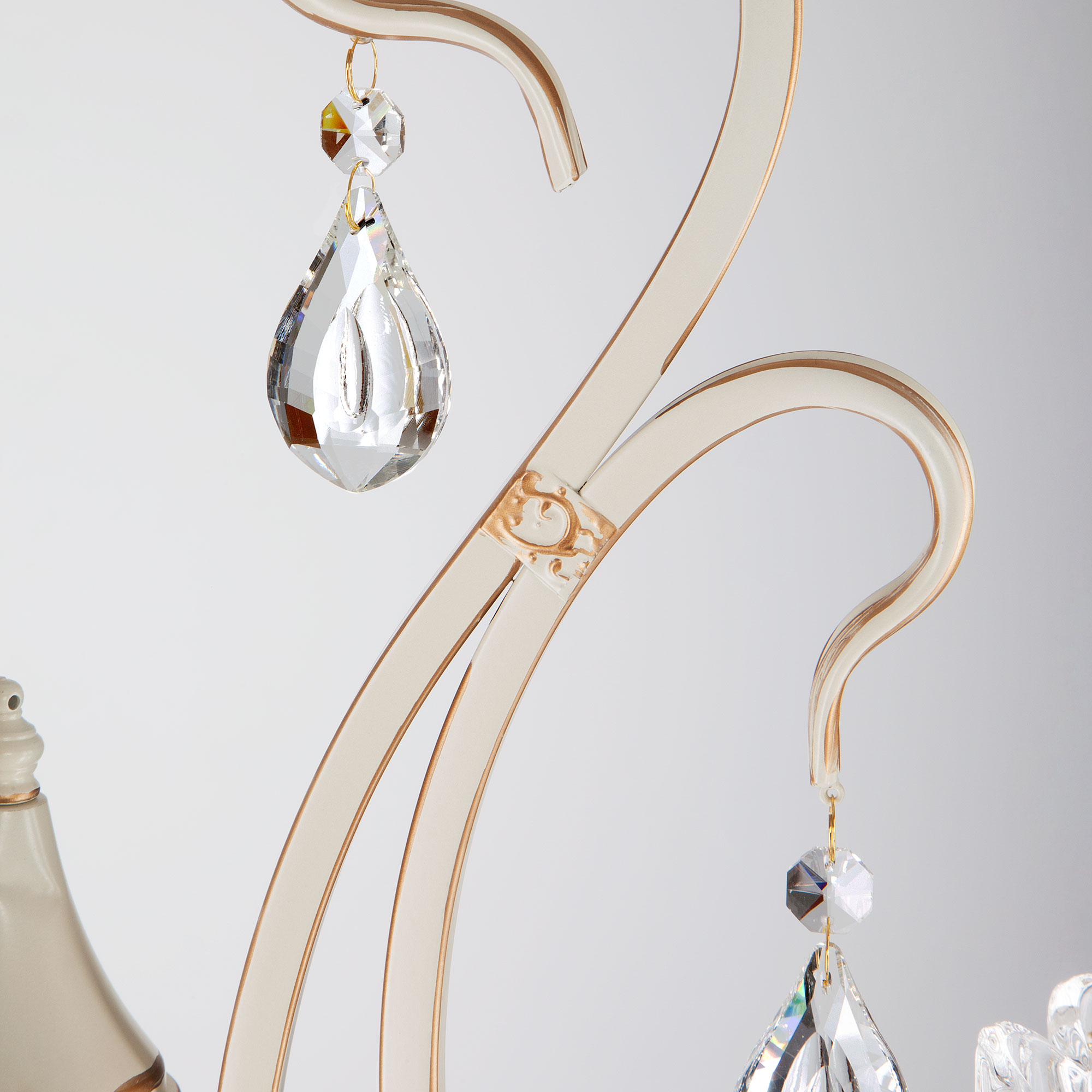 торшер eurosvet etna 12205/3f белый strotskis