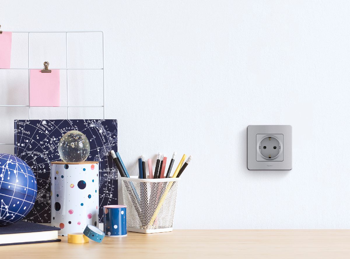 розетка с/з legrand inspiria 673722