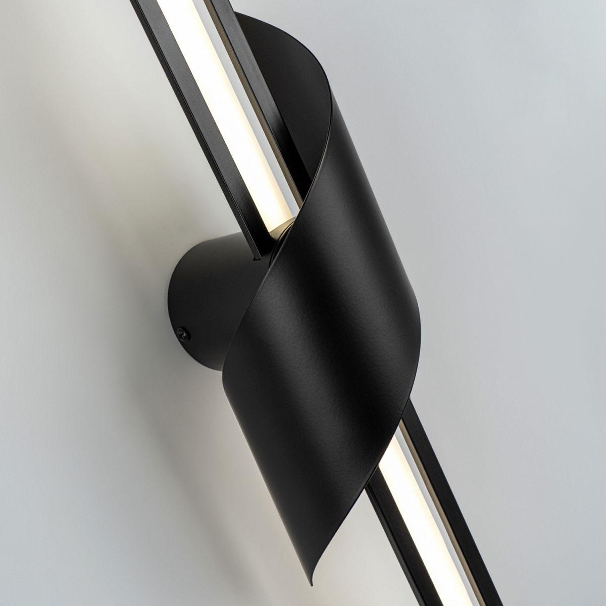 настенный светильник modelux ml.655.850 bk