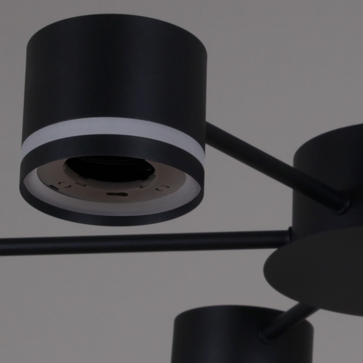 потолочная люстра reluce 06730-0.3-08 gx53 bk