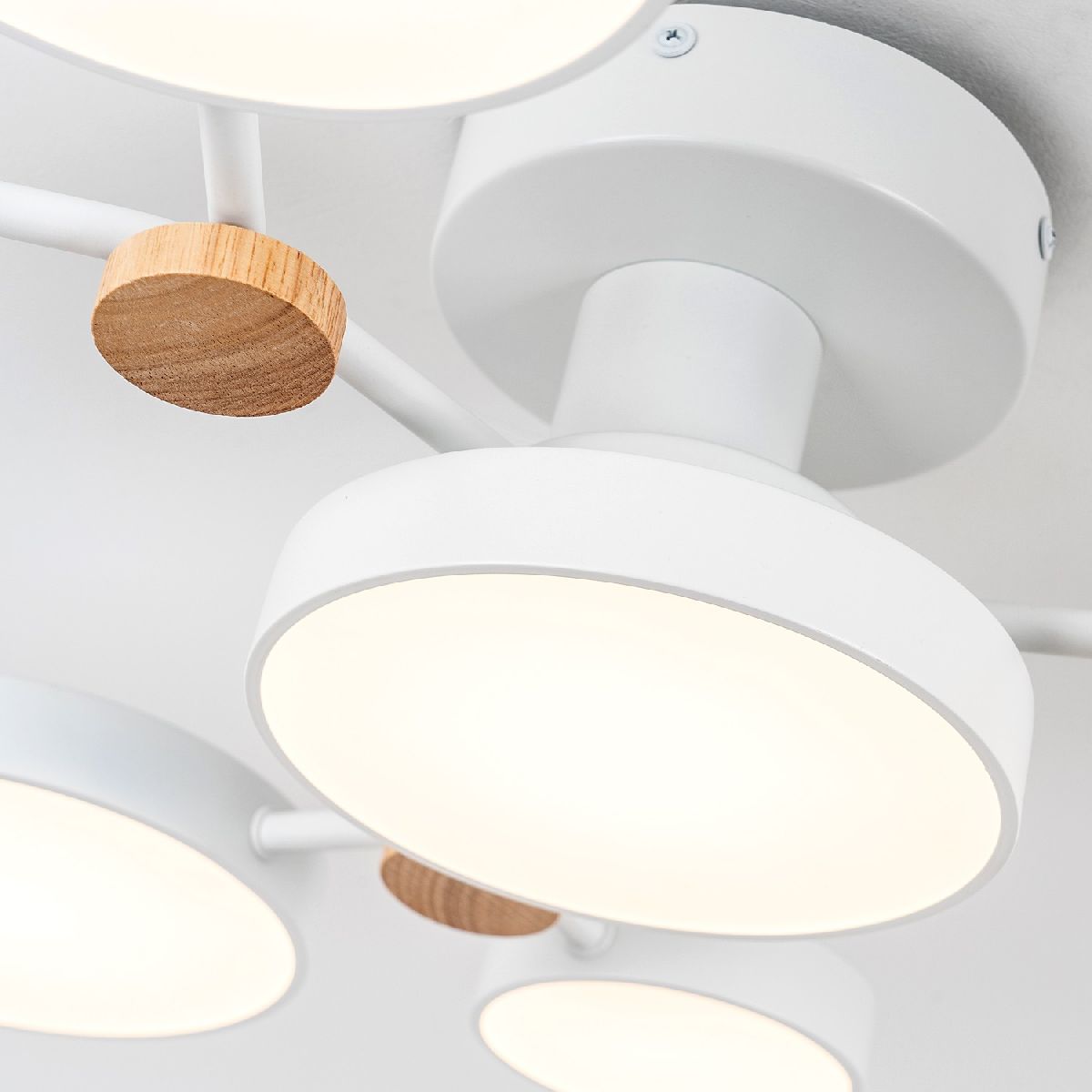 потолочная люстра led4u l3201-700 wt