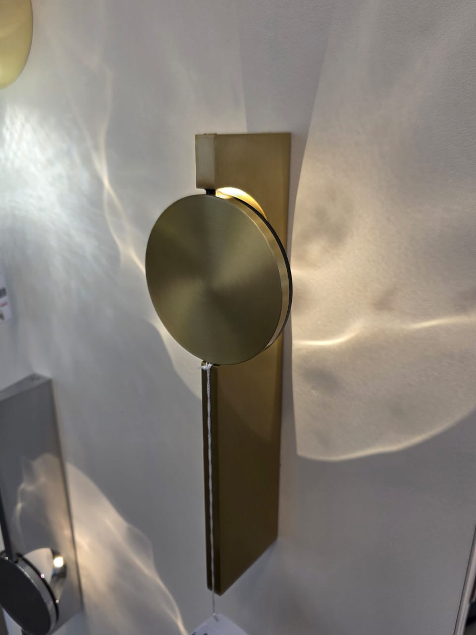 настенный светильник odeon light reflection 7096/3wl