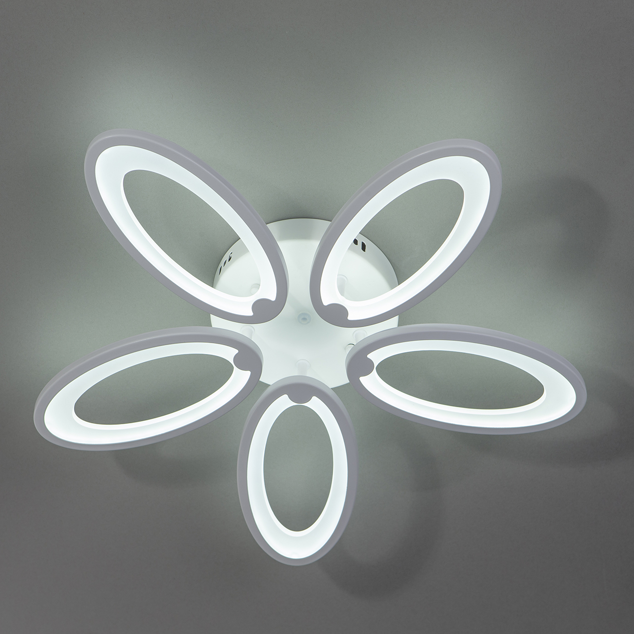 потолочная светодиодная люстра escada ecla 10219/5led 77w