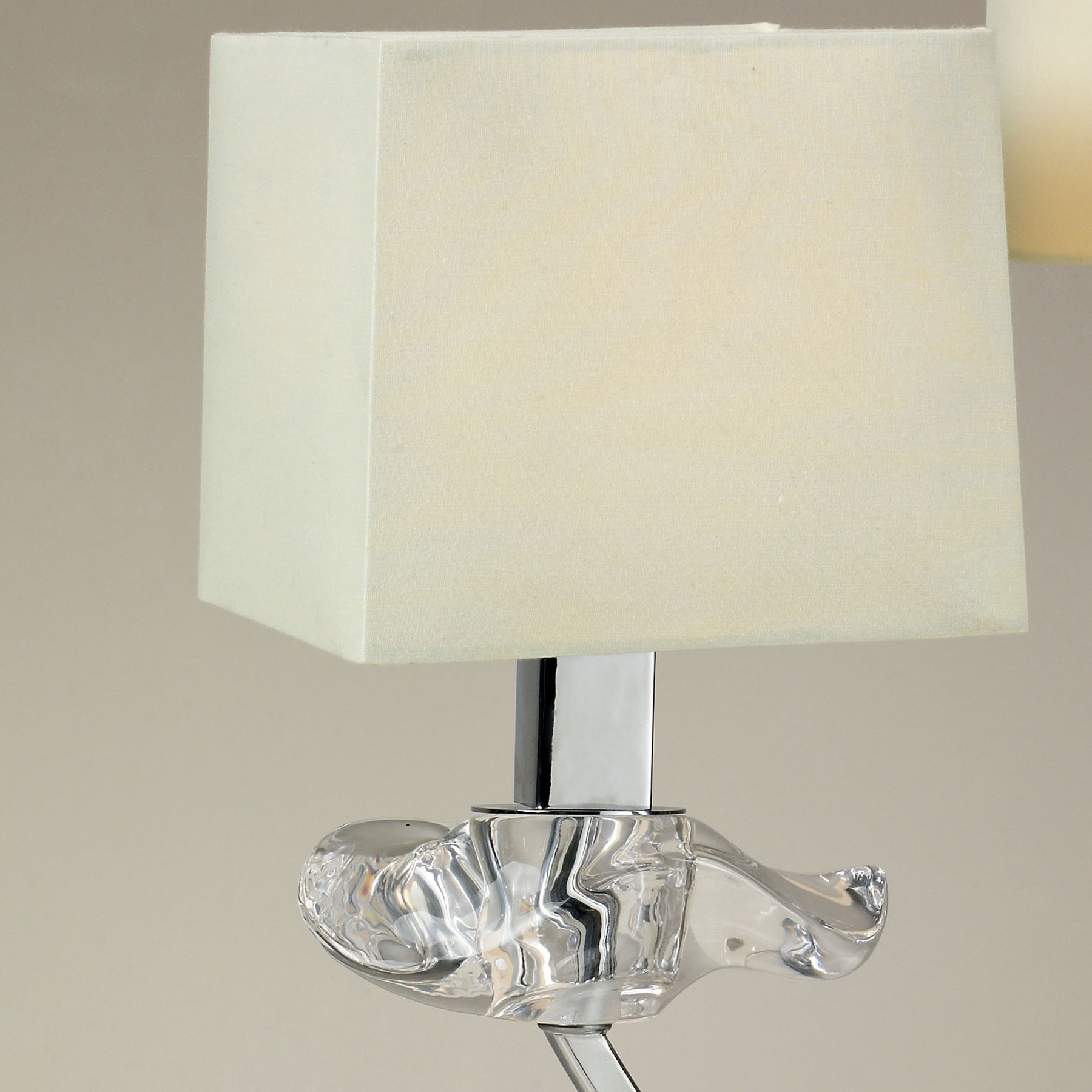 настольная лампа mantra akira 0940