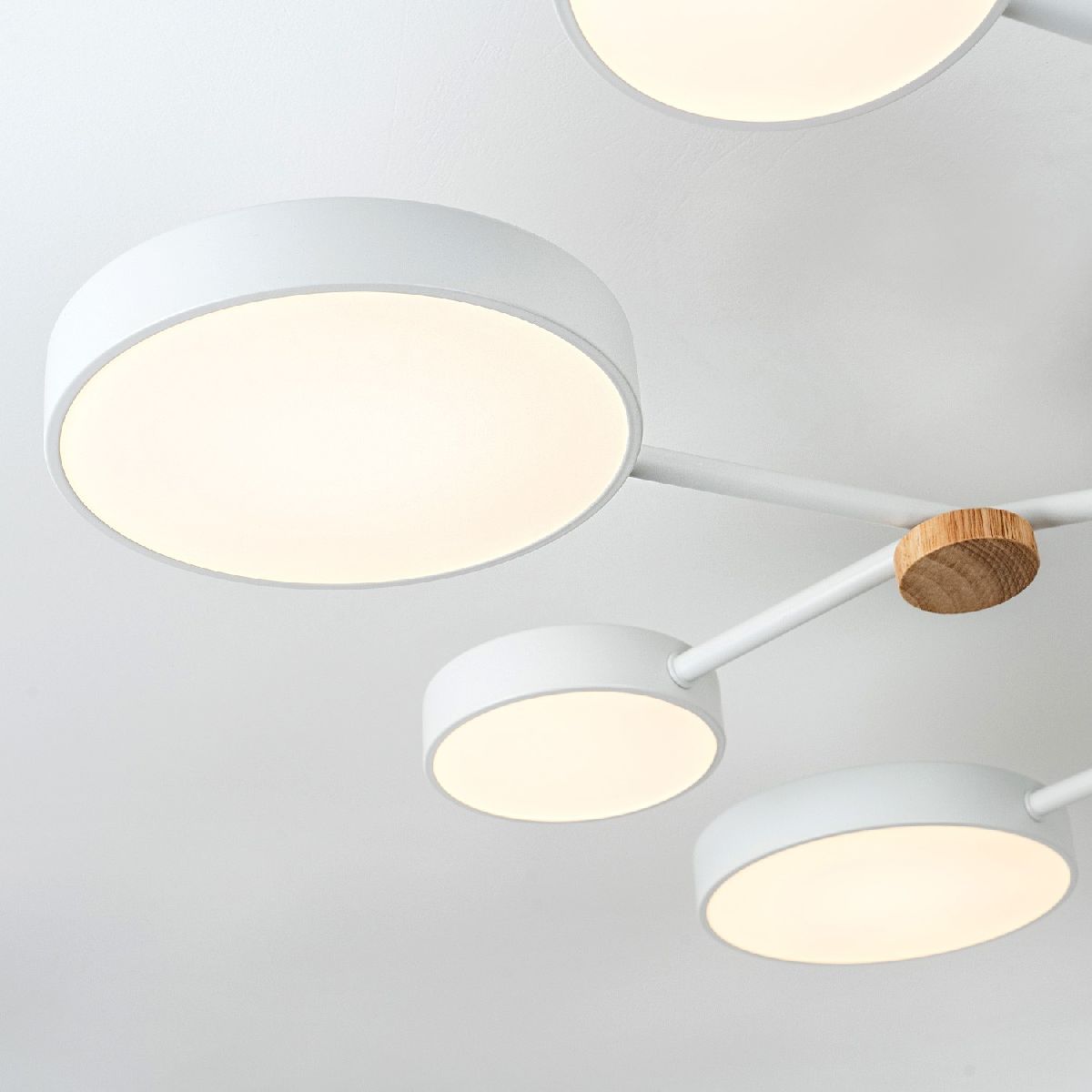 потолочная люстра led4u l3201-960 wt