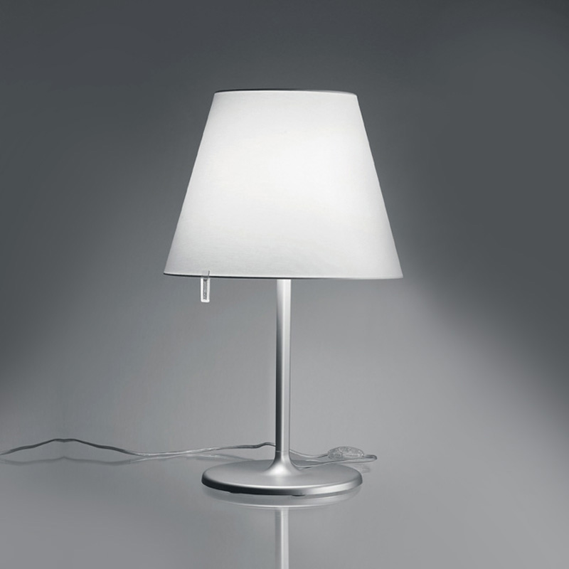 настольная лампа 0315010a melampo artemide