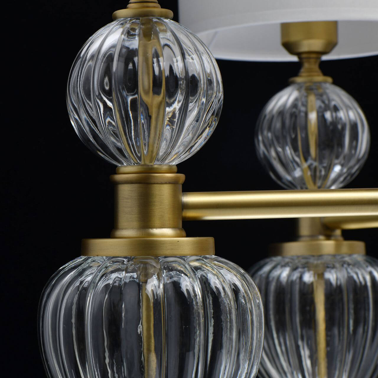 подвесная люстра chiaro оделия 619011305