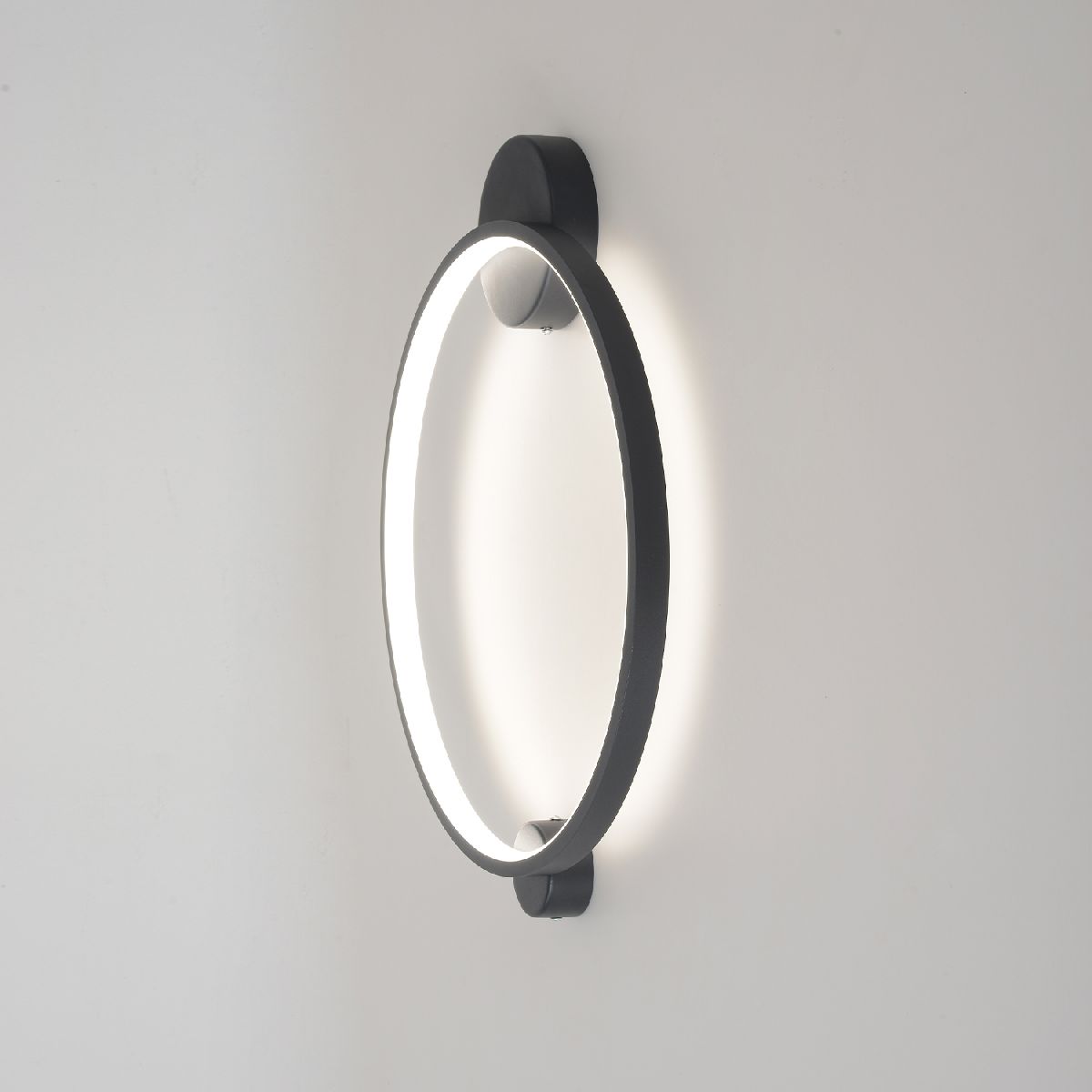 настенный светильник crystal lux real ap18w led black