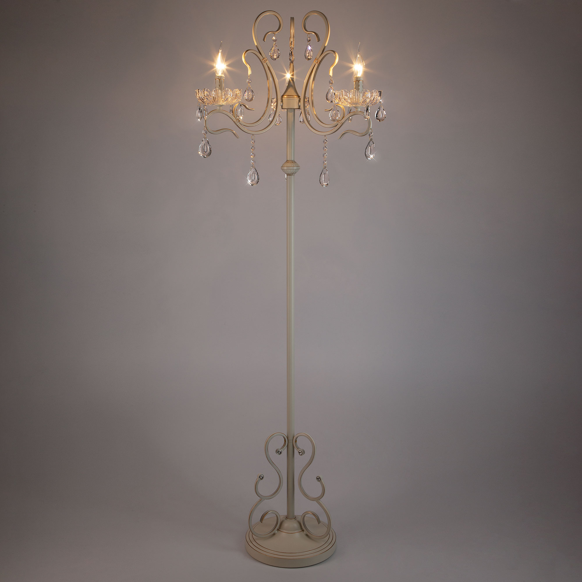 торшер eurosvet etna 12205/3f белый strotskis