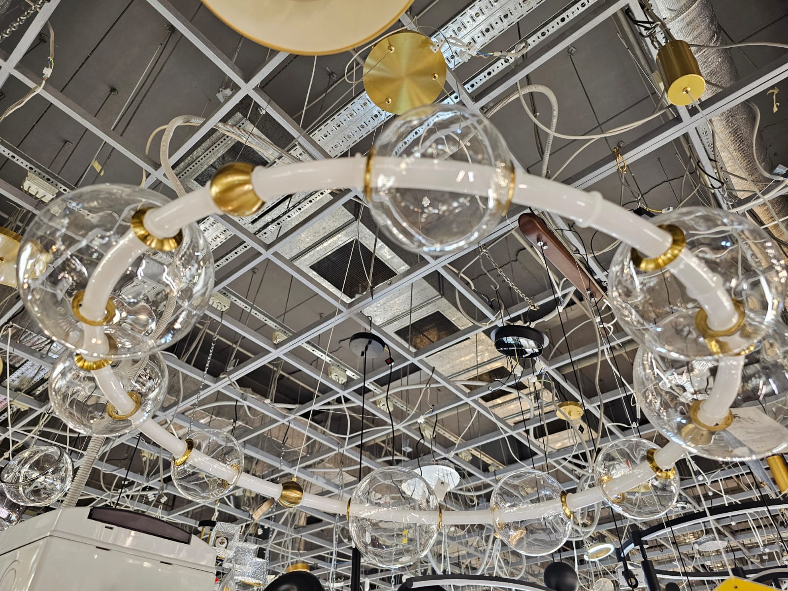 подвесной светодиодный светильник arte lamp crocus a2780lm-30pb