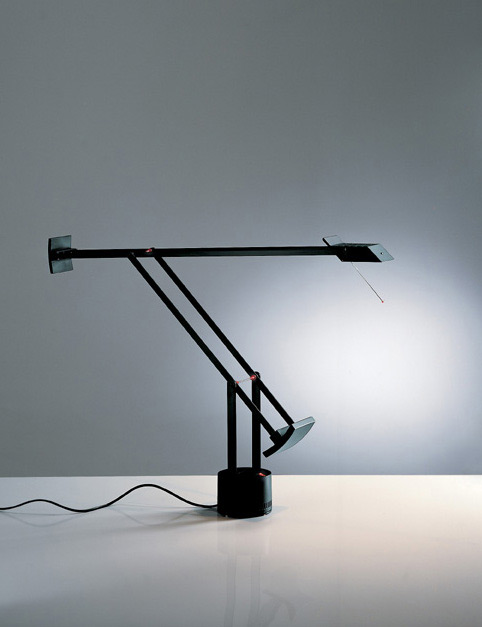 настольная лампа tizio led black artemide