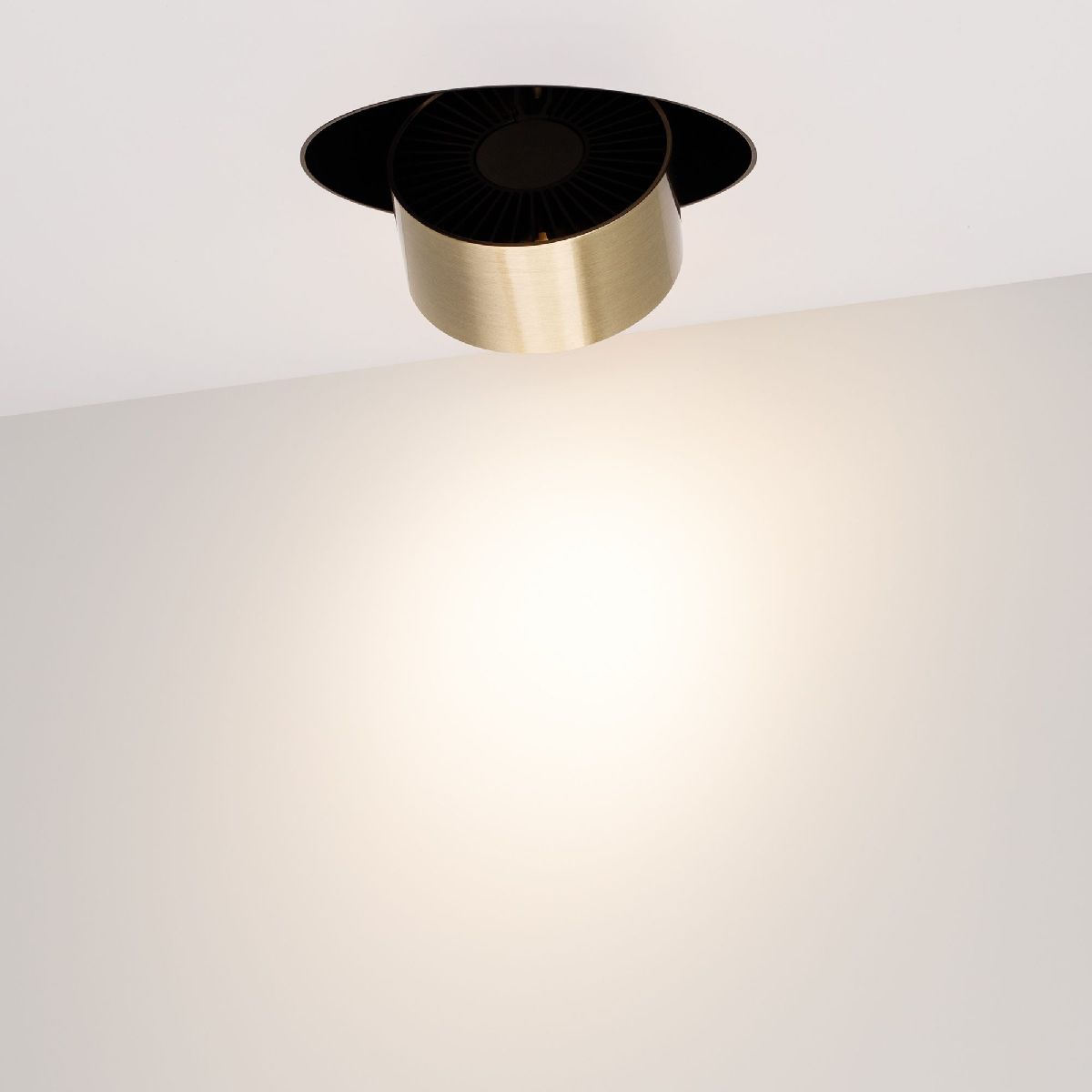 встраиваемый спот arlight sp-plurio-built-trimless-r160-9w day4000 (bk-abrs, 36 deg, 230v) 038075