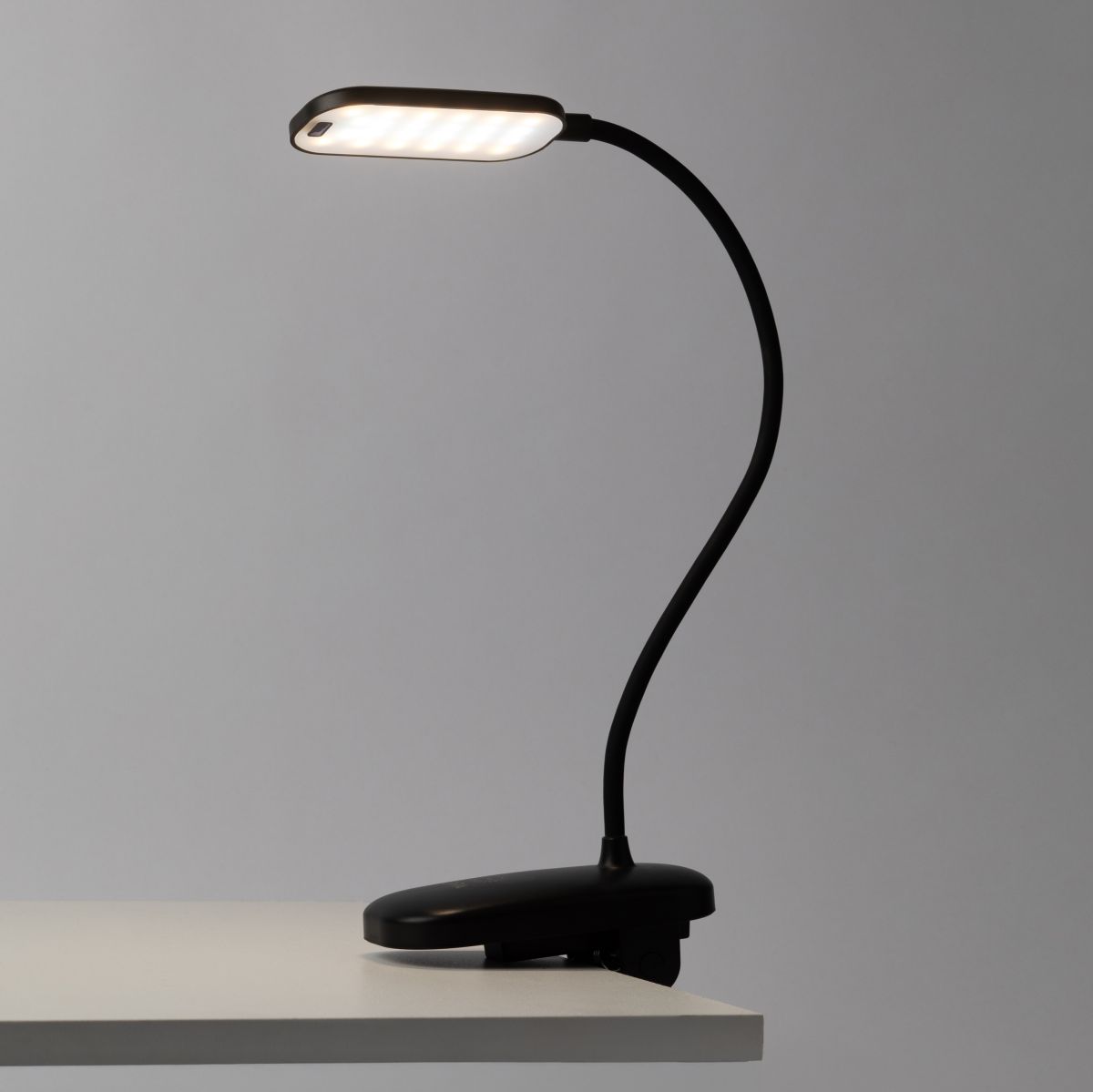 настольная аккумуляторная лампа эра nled-525-6w-bk б0068549