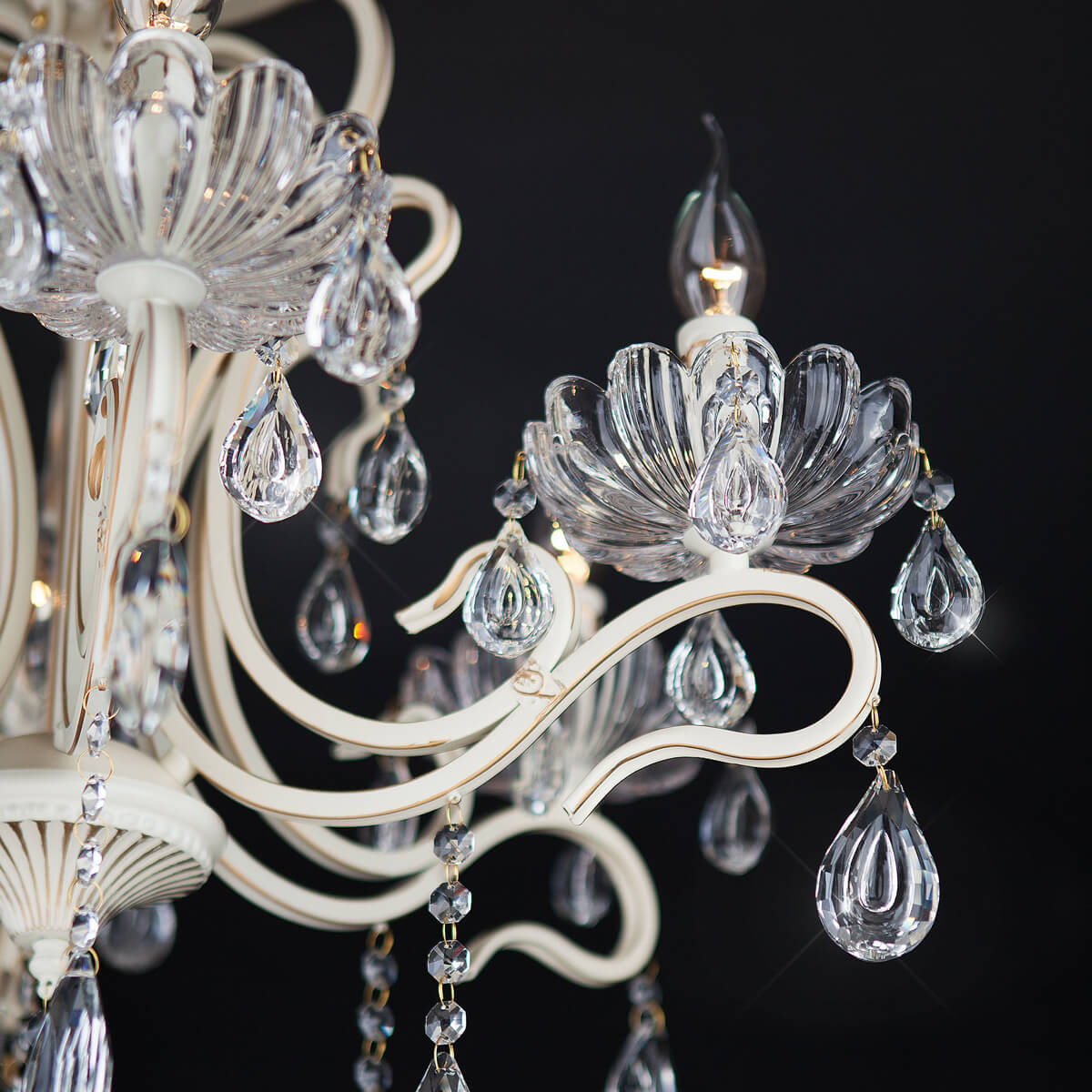 потолочная люстра eurosvet 12205/6 белый strotskis