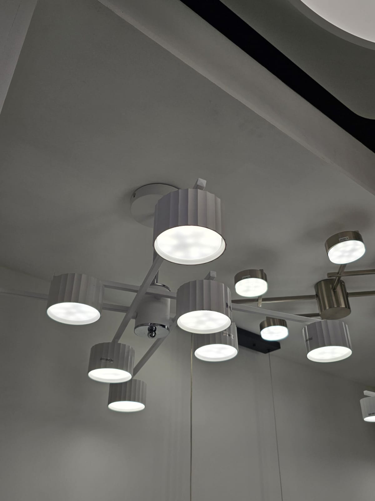 люстра на штанге lumion karina 8241/6c