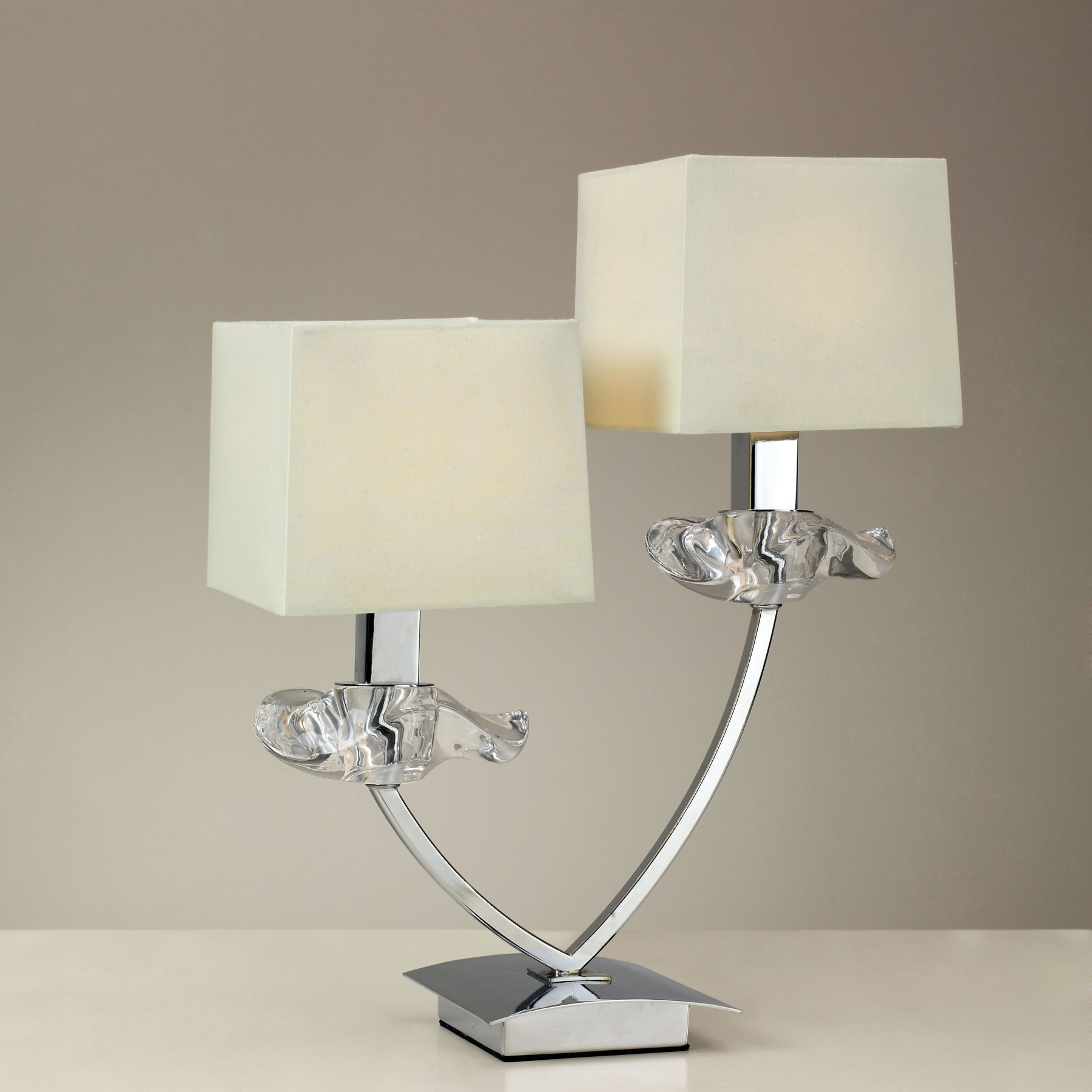 настольная лампа mantra akira 0940