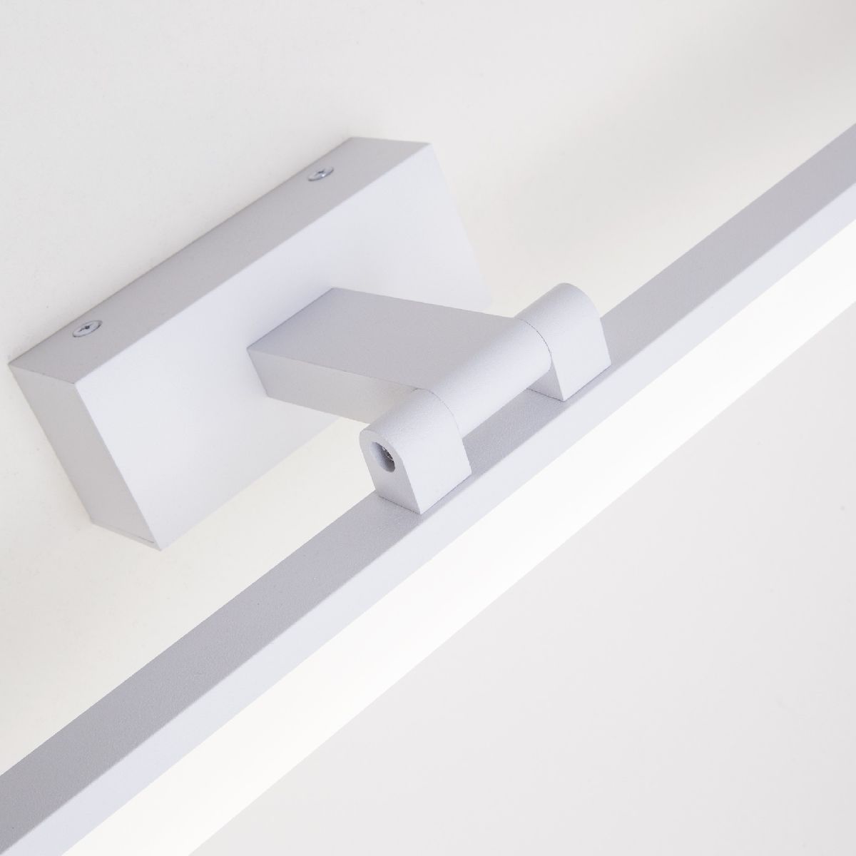 подсветка для зеркал led4u l7179-570 wh