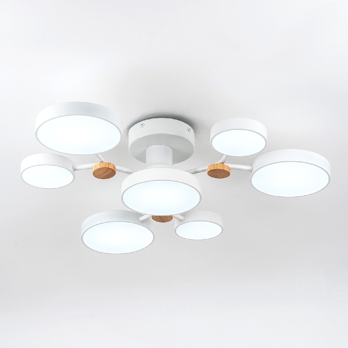 потолочная люстра led4u l3201-700 wt