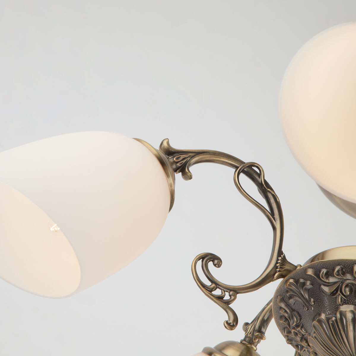 потолочная люстра eurosvet 22010/5 античная бронза