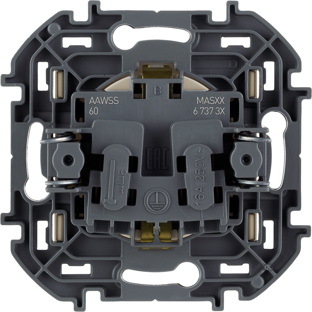 розетка с/з со шторками legrand inspiria 673731