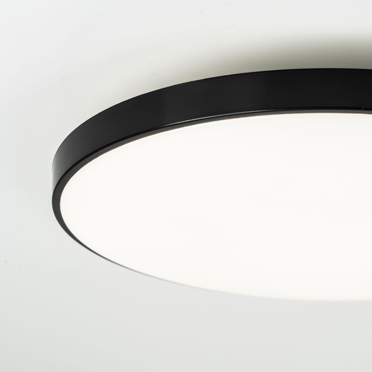 потолочный светильник ledtrec lt305-270