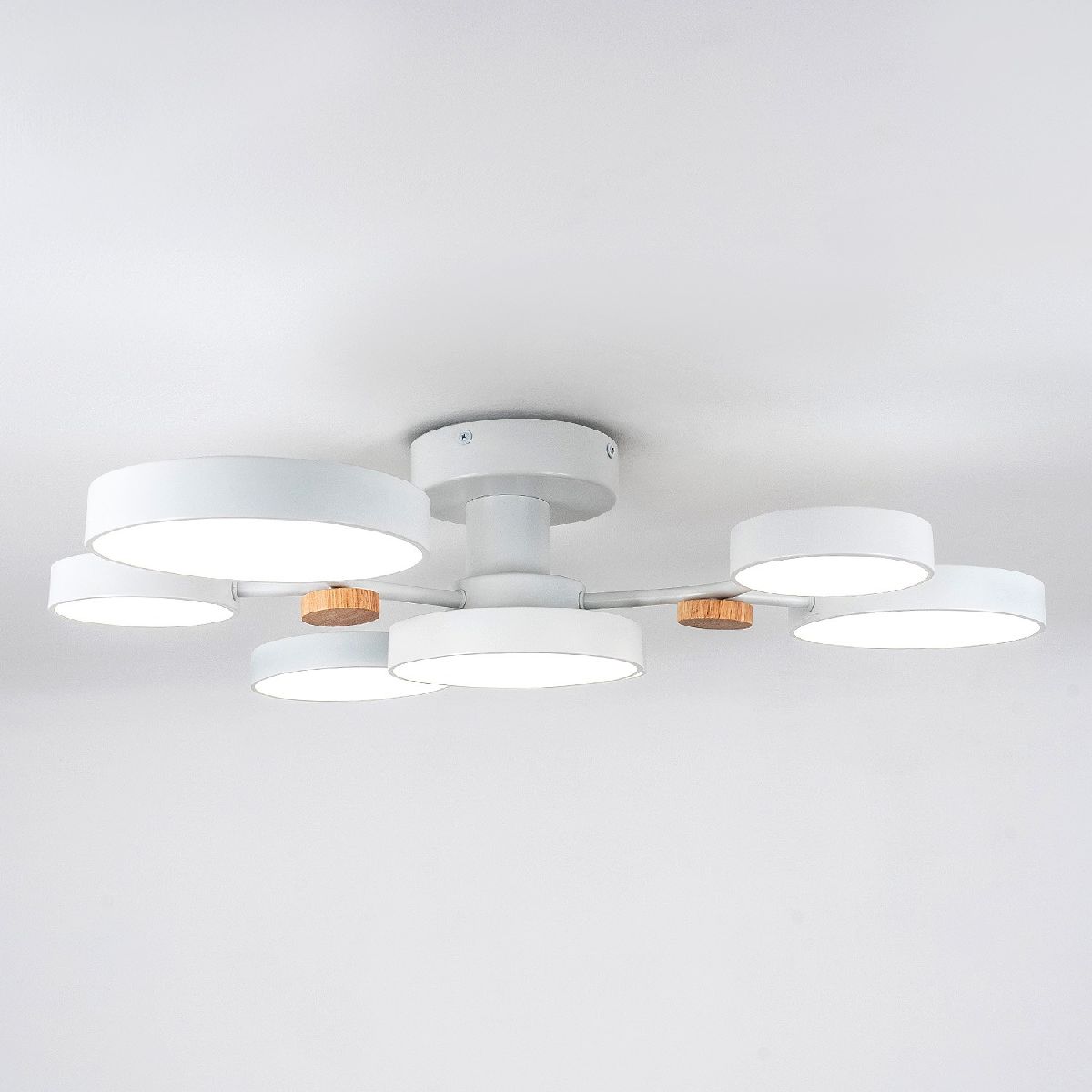 потолочная люстра led4u l3201-700 wt