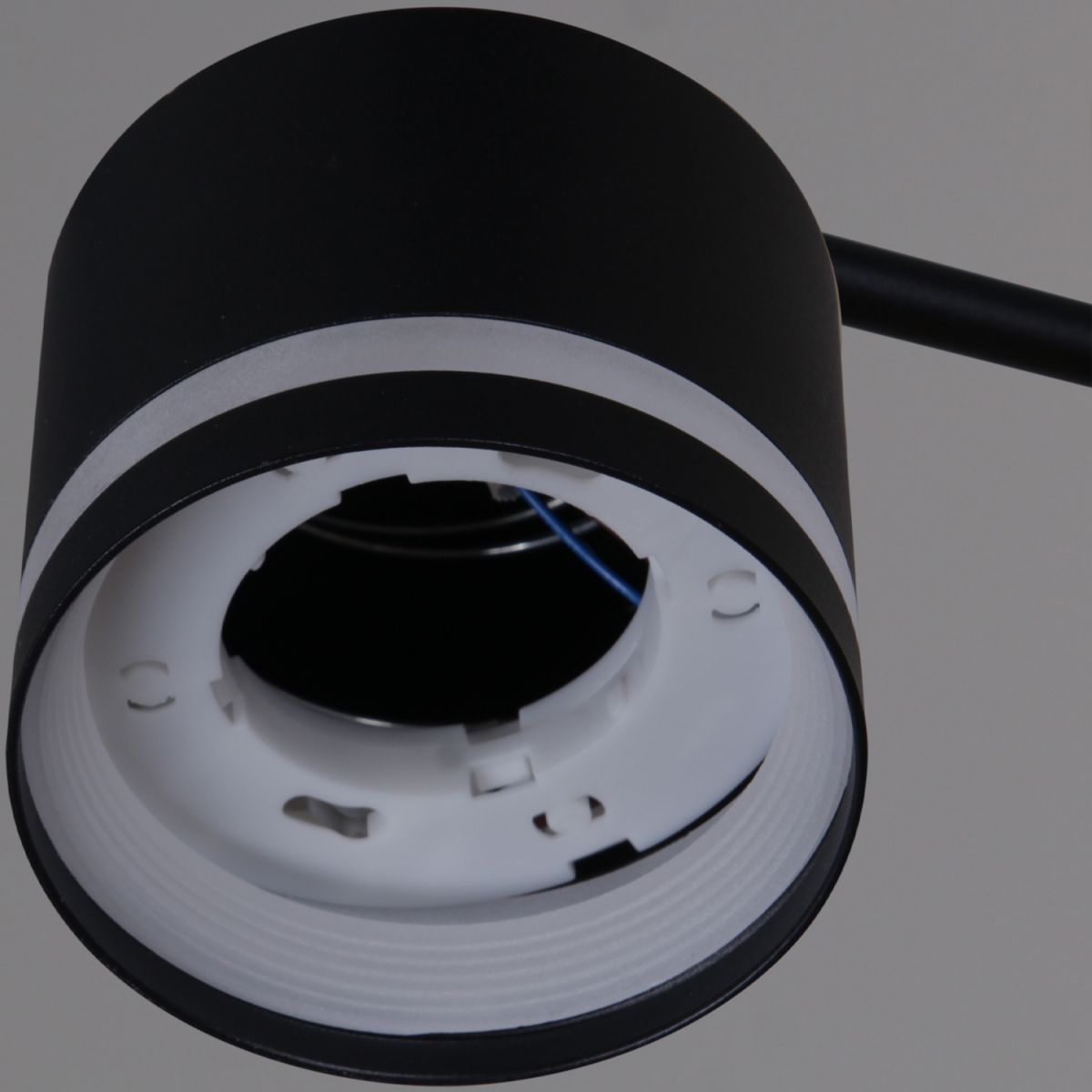 потолочная люстра reluce 77730-0.3-08 gx53 bk