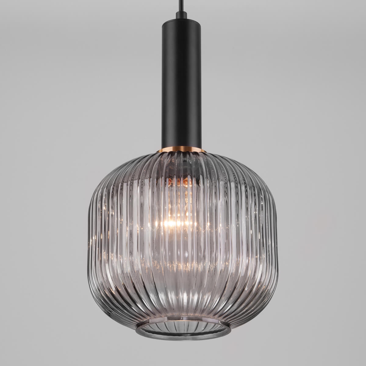 подвесной светильник eurosvet 50182/1 дымчатый