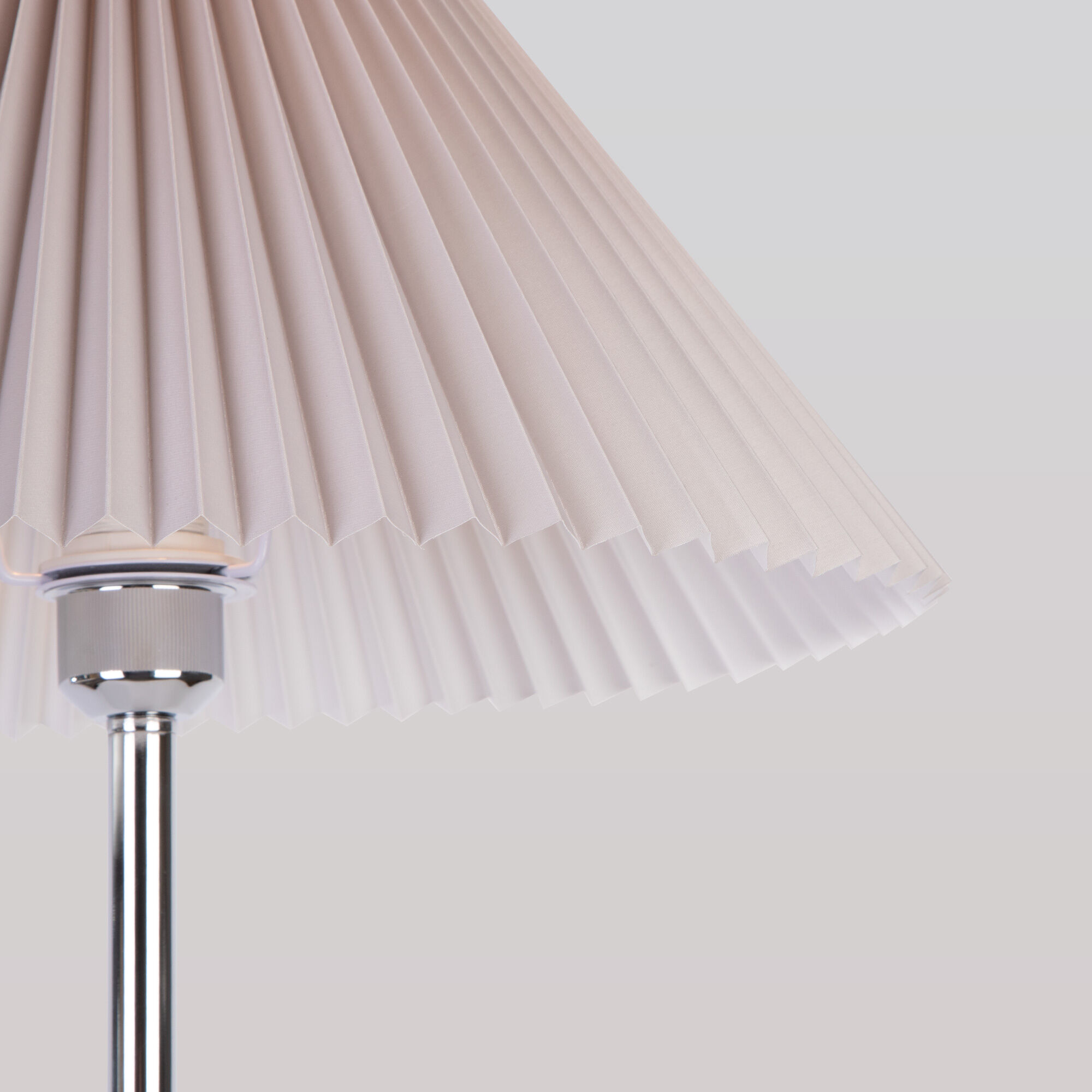 торшер eurosvet peony 01133/1 хром/серый